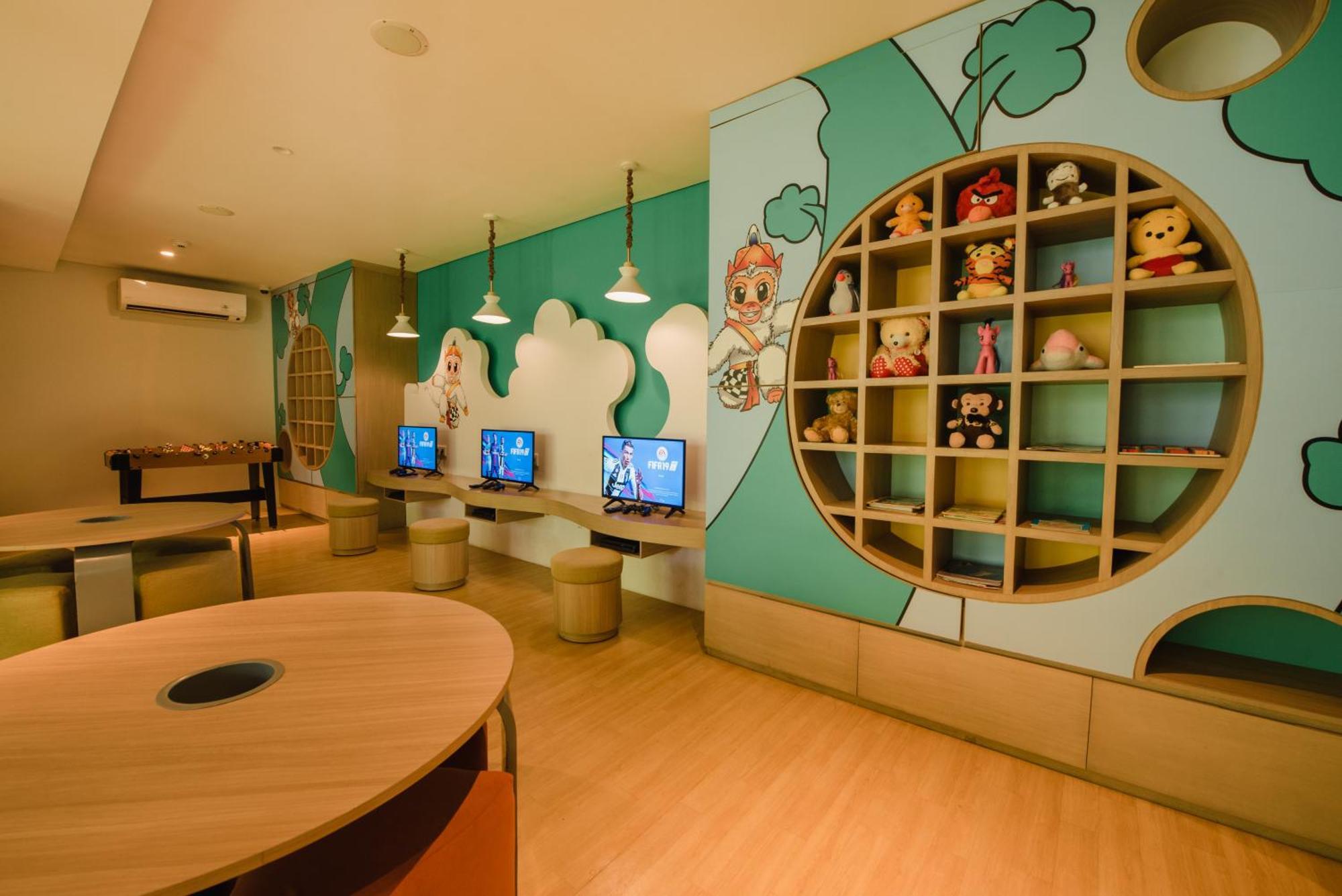 Ramayana Suites And Resort Kuta Lombok Exterior foto The Children's Library